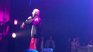 Loud, toutes les femmes savent danser