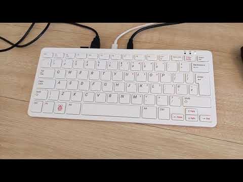 PIMiga 1.5 on my new Rasberry Pi 400!