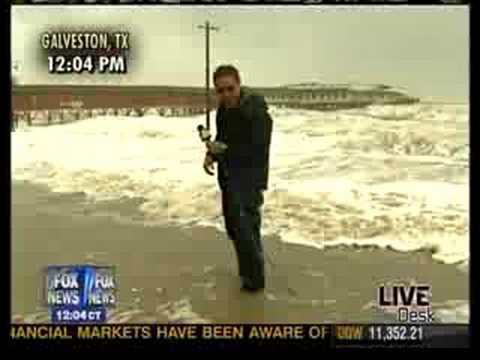 Geraldo Rivera Falls From Hurricane IKE