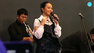 Download lagu Yura Yunita - Tanda - Live At Lippo Mall Nusantara 2025 mp3