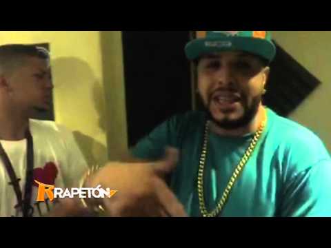 El Sica improvisando desde el estudio en el 00692