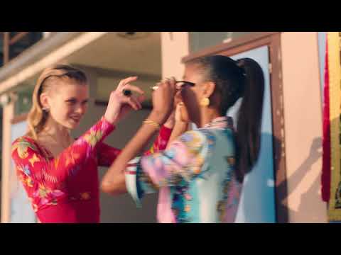 Versace Collection La Vacanza Is Here