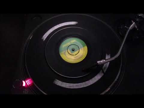 Lynn Tait with Tommy McCook and The Supersonics - Spanish Eyes - Doctor Bird : DB 1047 (45s)