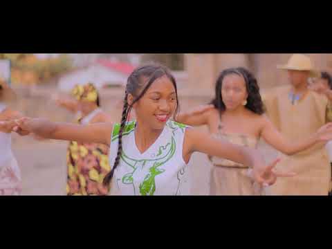 GASY TSARA MIDERA & ROGER RAMAMPY  - Ho avy Jesoa