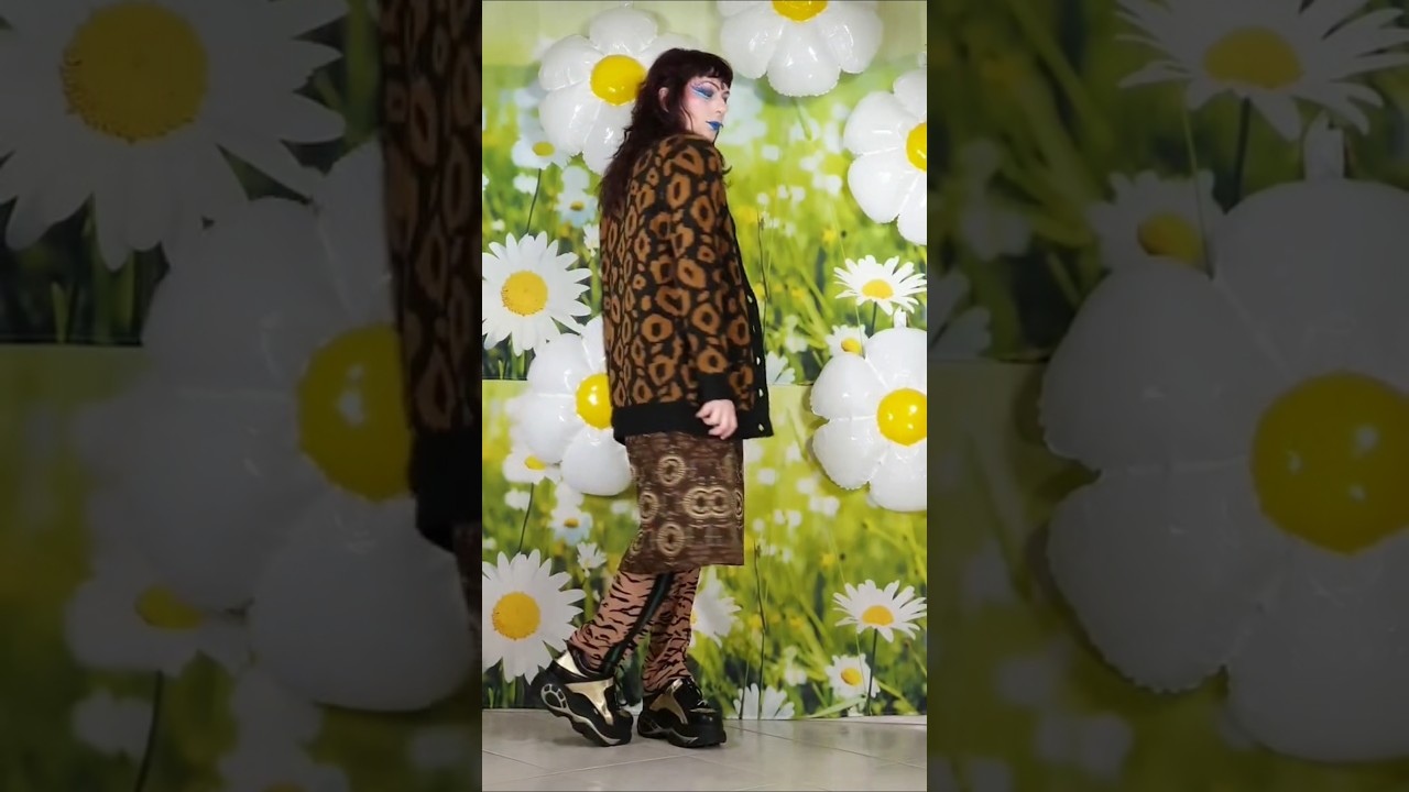 Shop arty upcycled fashion in lunarpopshop.com 🎨🐯👑♻️💐🍓 #fashion #mode #ootd #outfit #upcycledfashion