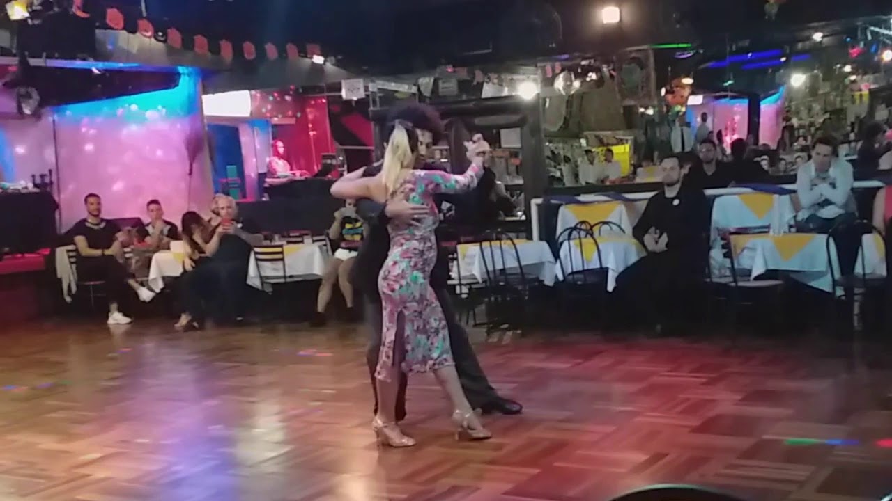 Vinicius Souza y Gaby Mataloni en Zais, São Paulo 2/3