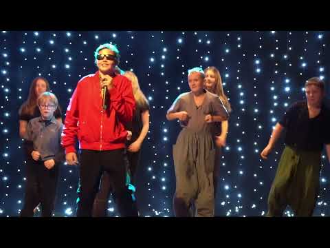 5.b M.C. Hammer - U Can't Touch This