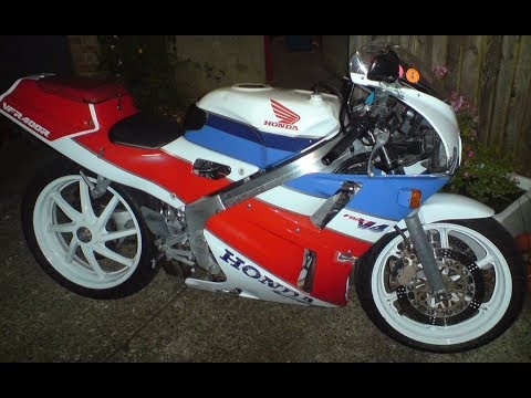 Ночная прогулка по городу на Honda VFR400R.