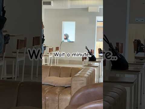 I was at a coffee shop shop😭 DAVEED??? #hamilton #music #daveeddiggs #lafayette