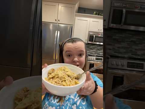Garlic Parmesan Chicken Pasta! #recipes #dinner #crockpotrecipes
