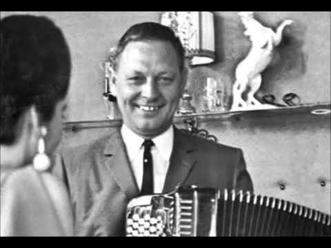 De Sambrinco's met zang van Henk van der Heide en Anneke Pater Je Glimlach