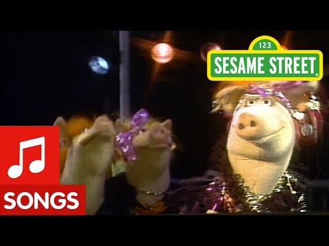 Sesame Street: A New Way to Walk