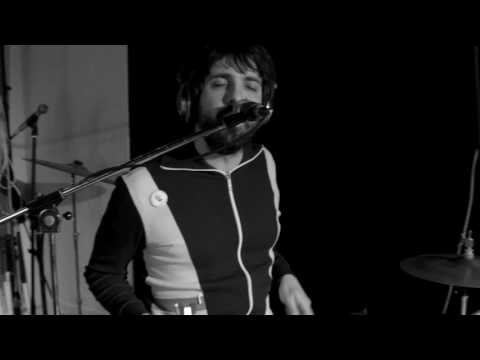 Fuzz Club Session: 10 000 Russos - Karl Burns