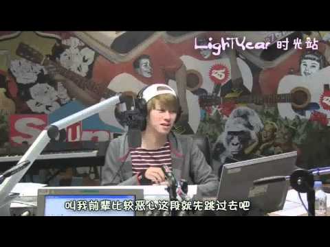 131112  YoungStreet SJ的希澈和 EXO的KAI 连线 [中字]