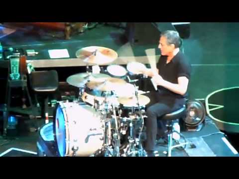 Bruce Springsteen - Because the Night live Nashville 4/17/2014 (TheDailyVinyl official)