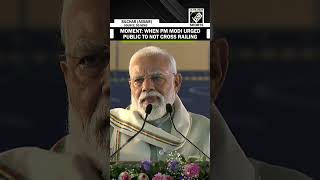 Download lagu Moment when  PM Modi urged public to not cross railing risking their safety mp3