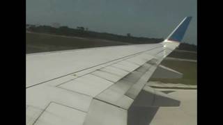 preview picture of video 'Continental Airlines 737-800 Landing Grand Cayman'
