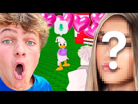 I Played Steal A Brainrot With My Girlfriend!