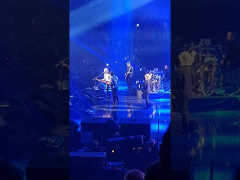 Paul McCartney with Ringo Starr and Ronnie Wood singing Get Back