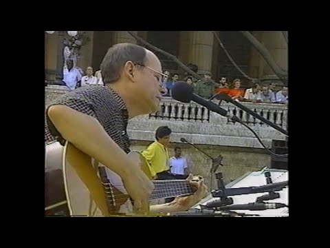 Silvio Rodriguez - El necio (en directo, XIV festival de la juventud, 1997)