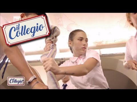 Punizione per i collegiali: tutti a lavare i pavimenti! - Prima puntata - Il Collegio