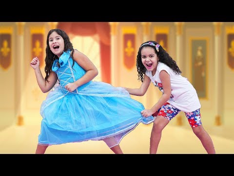 Maria Clara e sua amiga querem o mesmo vestido