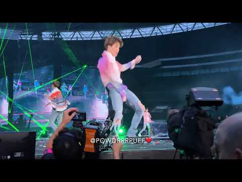 190602 - DOPE+BAEPSAE+ FIRE+ IDOL - BTS( 방탄소년단) - Speak Yourself Tour - Wembley Day 2 - HD Fancam 직캠
