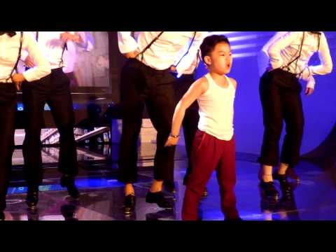 [FANCAM] 121025 MNET SIA - Hwang Min Woo a.k.a Lil-PSY