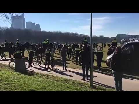 ADO Den Haag hooligans vechten met politie! (Malieveld, Den Haag)