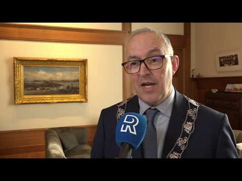 Interview met burgemeester Aboutaleb over Jules Deelder