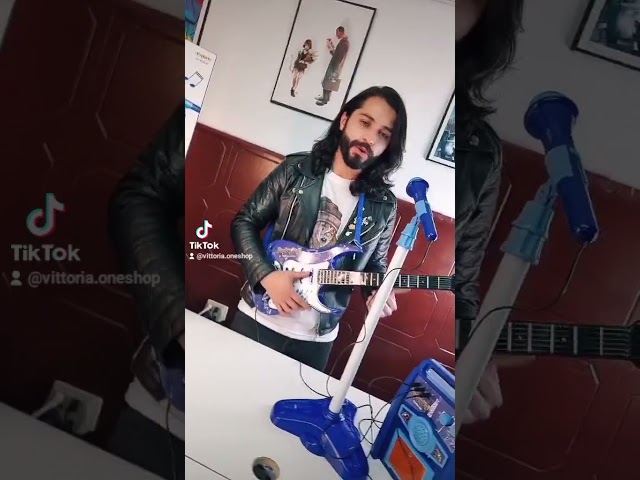 Vídeo relacionado con Baroni Toys Guitarra para niños a partir de 3 años con luces, juguete musical con efectos sonoros y luminosos, guitarra eléctrica músicos, (rosa)
