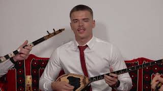 Jeton Fetiu - Qesh I Vogël Dhe U Rrita