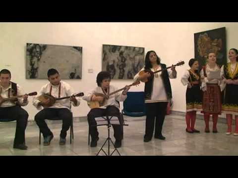 Bajsa Arifovska with her students - Tvojte Ochi (Od Makedonskoto Podnebje)