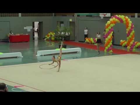 Emeli Erbes mit dem Reifen SLK 12