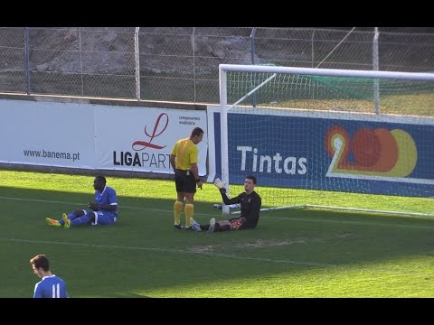 ÁRBITRO FÁBIO MELO OBRIGA NEVES A LEVANTAR-SE - MINUTO90 TV