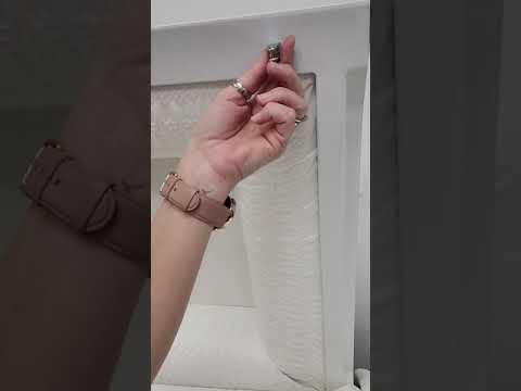 How a Casket "seals" or locks