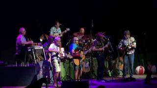 Delaney Talks To Statues Jimmy Buffett Great Woods Xfinity Center 8/20/16