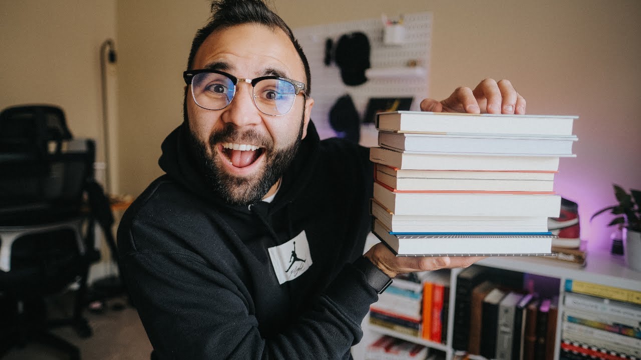 10 Must Read Copywriting Books (2024)