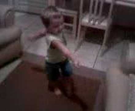 Thierry dançando Ivete Sangalo