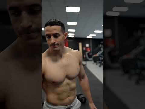 Perfect chest pose !! 😱😱