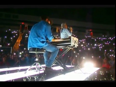 Hillsong United  Empires Tour Boston 2016 - Even When It Hurts (Praise Song) -  Take All Of Me