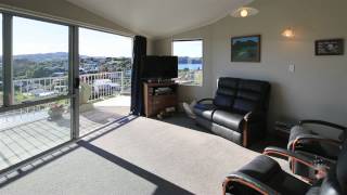 preview picture of video 'Unit 5 25 Violet Street, Raglan Waikato By Julie Hanna'