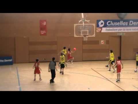 Entrada Sergi Algué contra el CB Castellar A.  Maig 2011