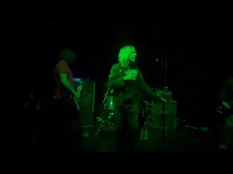 eyehategod singer (Mike IX Williams) gets mad at my friend at growlers