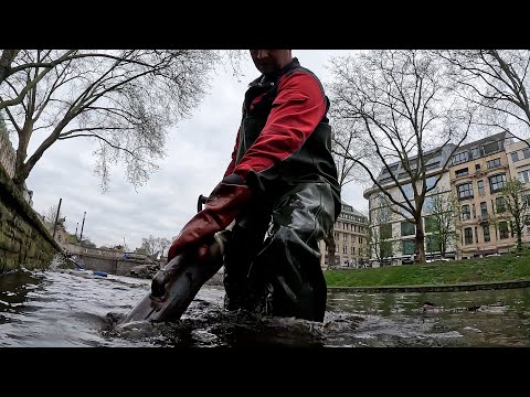 Kö-Graben wird entschlammt