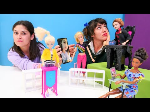 Barbie mahkemede! Ayşe ve Ümit ile kız oyunları. Chloe Miraculous VS. Barbie!