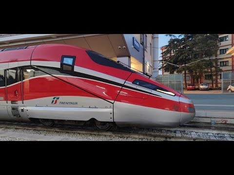 Frecciarossa1000 Taranto - Torino P.N. in partenza.