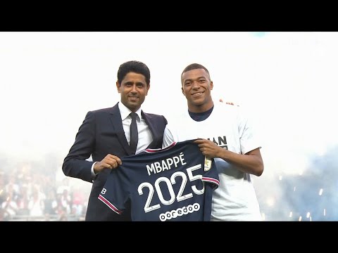 PSG announce Kylian Mbappé's new contract pre-match at Parc des Princes! 🤩 Forward signs until 2025