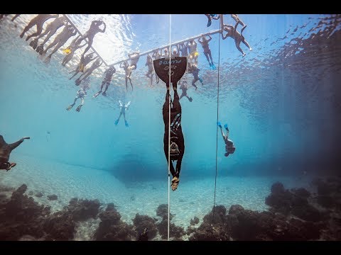 WATCH as Alessia Zecchini of Italy glides like an arrow to a new World Record 107m CWT