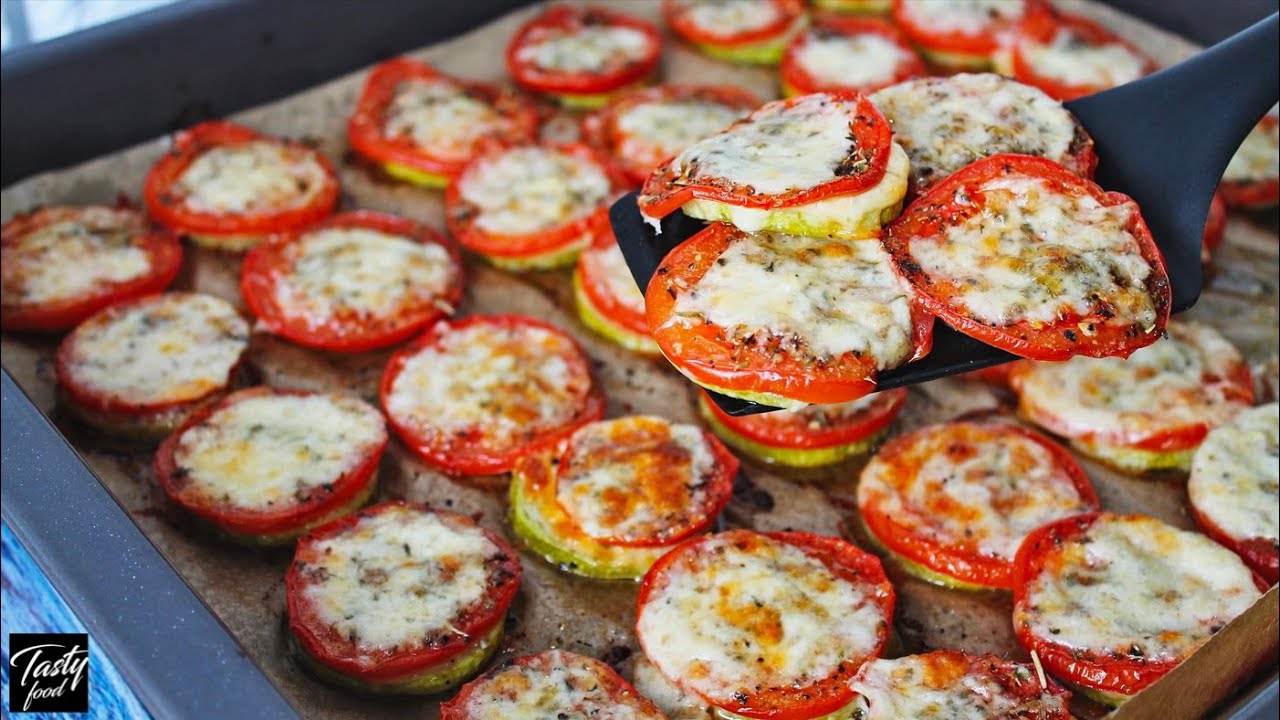 Два кабачка и целый противень вкуснятины готов!